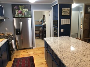 Fridge, microwave, oven, stovetop - Beautiful , private Bon Secour riverfront home with spacious screened porch (Bon Secour)