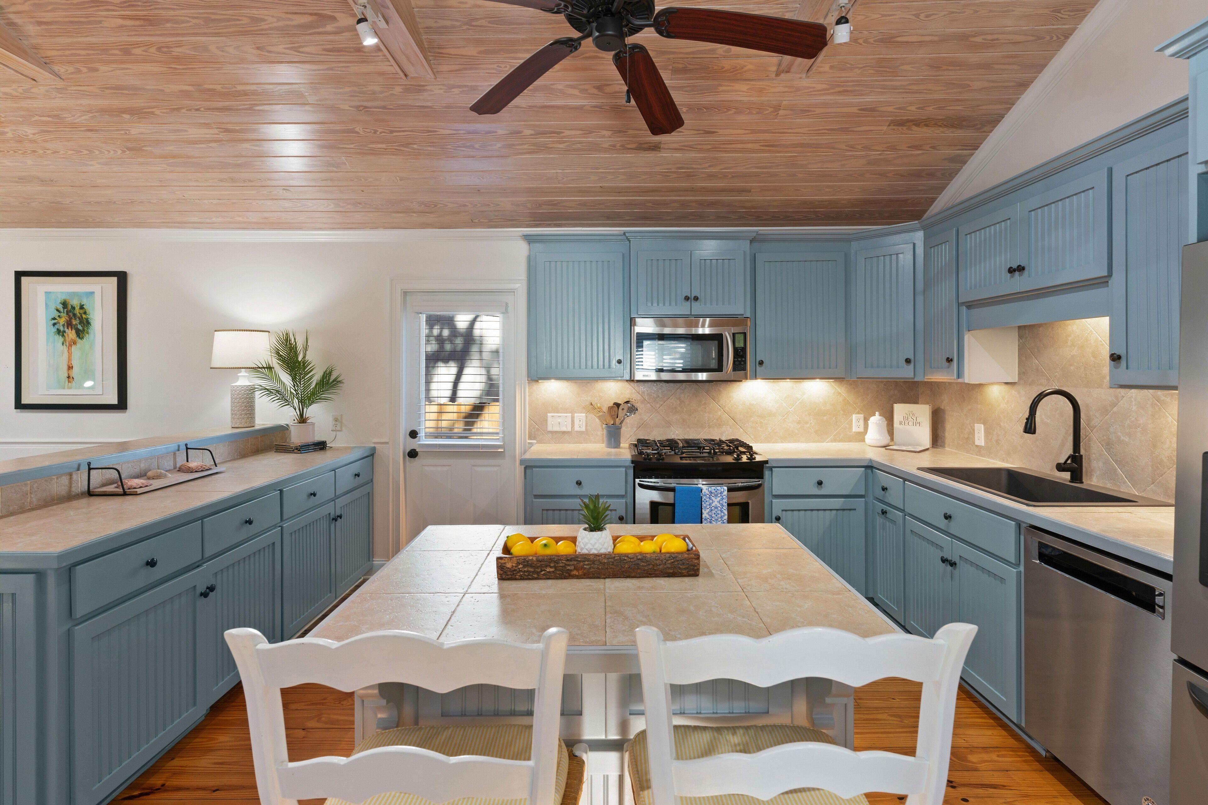 Live Oak Retreat - 2104 Bruce Drive