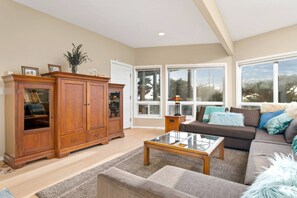 TV, fireplace - Breathtaking Beach Views, Pet Friendly, Huge Deck w/ Hot Tub, Private Fire-Pit, Steps From Ocean (Rockaway Beach)