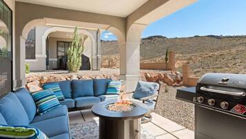 Townhome, 5 Bedrooms | BBQ/picnic area