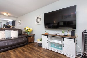 Fernseher, Smart Speakers, Streaming-Dienste