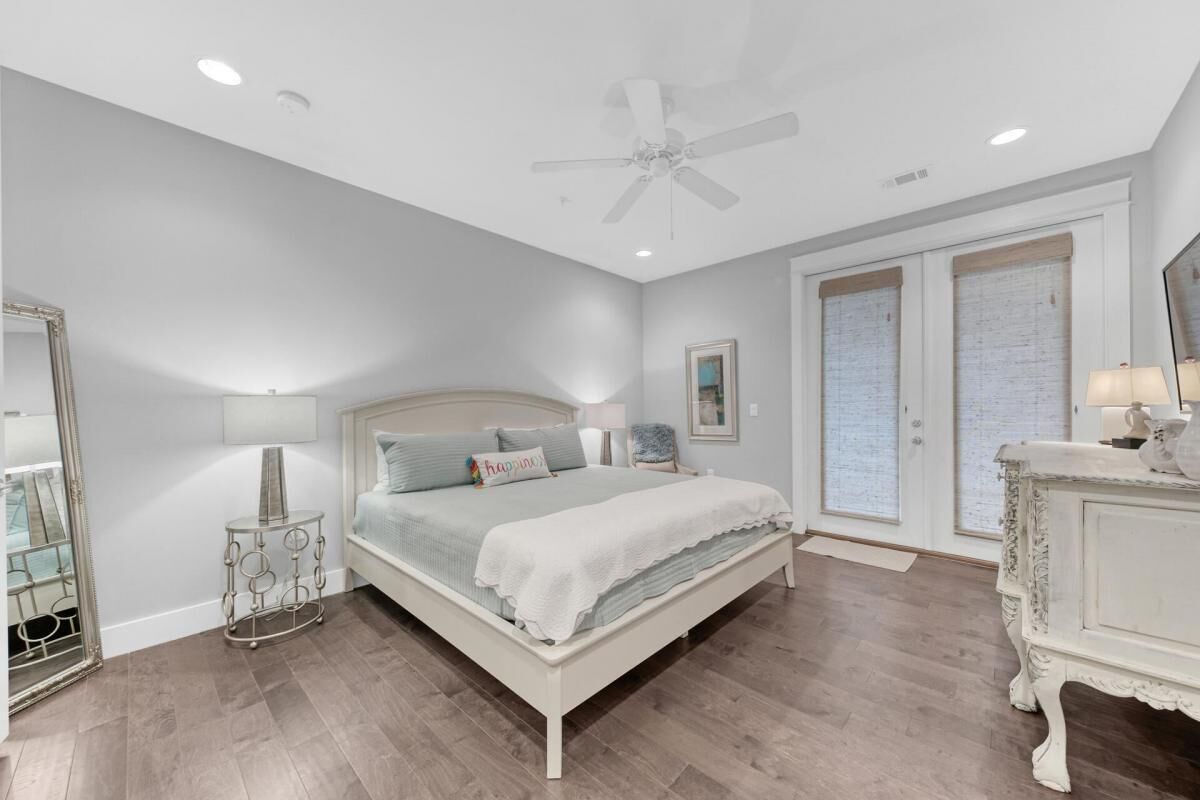 A One-of-a-Kind Family Friendly Seagrove Townhome! Golf Cart Included!