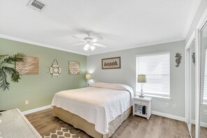 1 bedroom, desk, iron/ironing board, WiFi