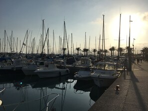 Marina - 43m2 ground floor villa with 25m2 terrace and stunning sea view (Saint-Laurent-du-Var)