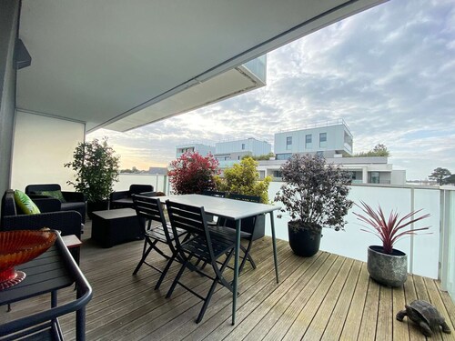 Modern Studio in Central La Baule with Terrace and Garage, Steps from Beach and Shops