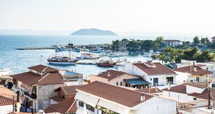 Deluxe suite with a breathtaking sea view by KaliThea Suites