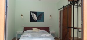 2 Schlafzimmer, Schreibtisch, Bügeleisen/Bügelbrett, kostenloses WLAN