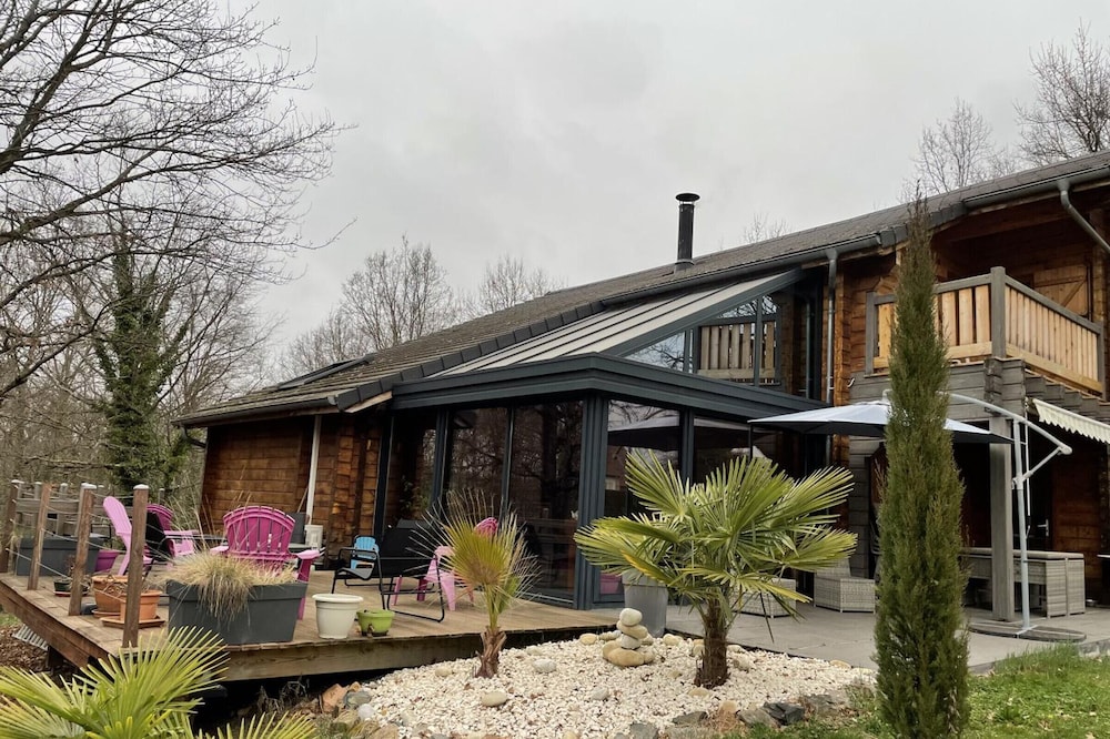 Gite Saint-Rémy-en-Rollat, 4 bedrooms, 6 persons