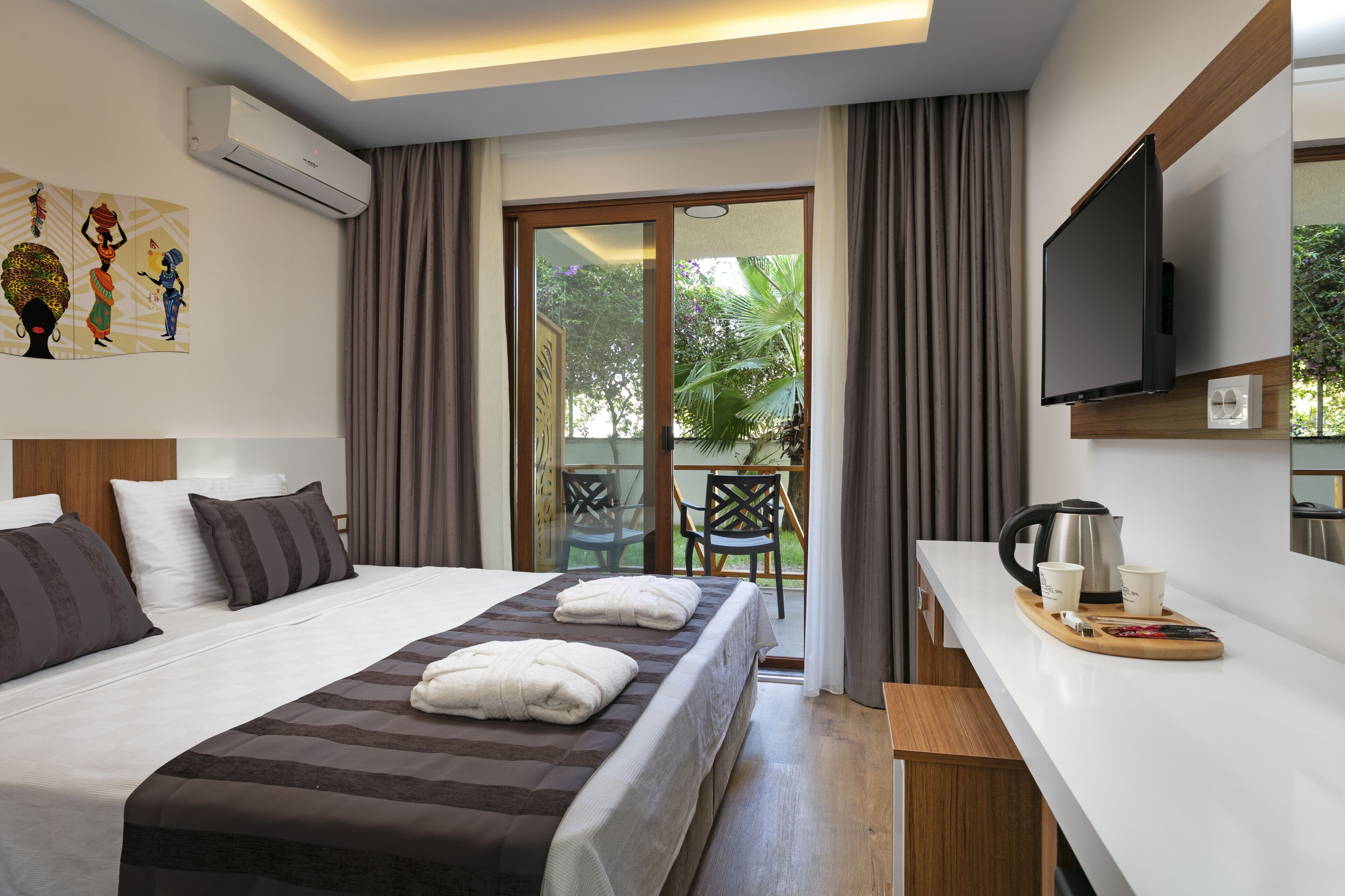 舒适客房 | 客房内保险箱、免费 WiFi