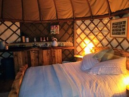 Cabana | 1 quarto, Wi-Fi de cortesia, roupa de cama