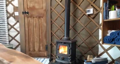 Bembridge Harbour Yurt - Log Burner - Wifi