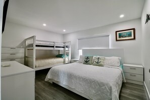 4 bedrooms, iron/ironing board, free WiFi, bed sheets - Ideal Keys Getaway! Bring your family, boat and enjoy Keys living! (Tavernier)