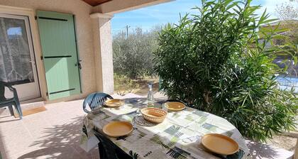 villa with views of the swimming pool entirely private.