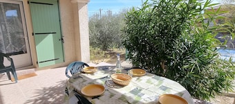 villa with views of the swimming pool entirely private.