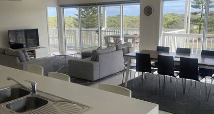 4 Bedroom Beach House with Sea Views. Now with wifi and foxtel.