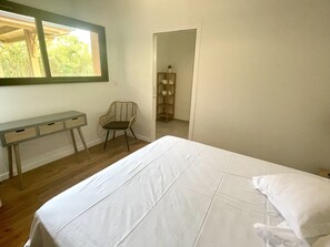 5 chambres, lit parapluie, Wi-Fi, draps fournis