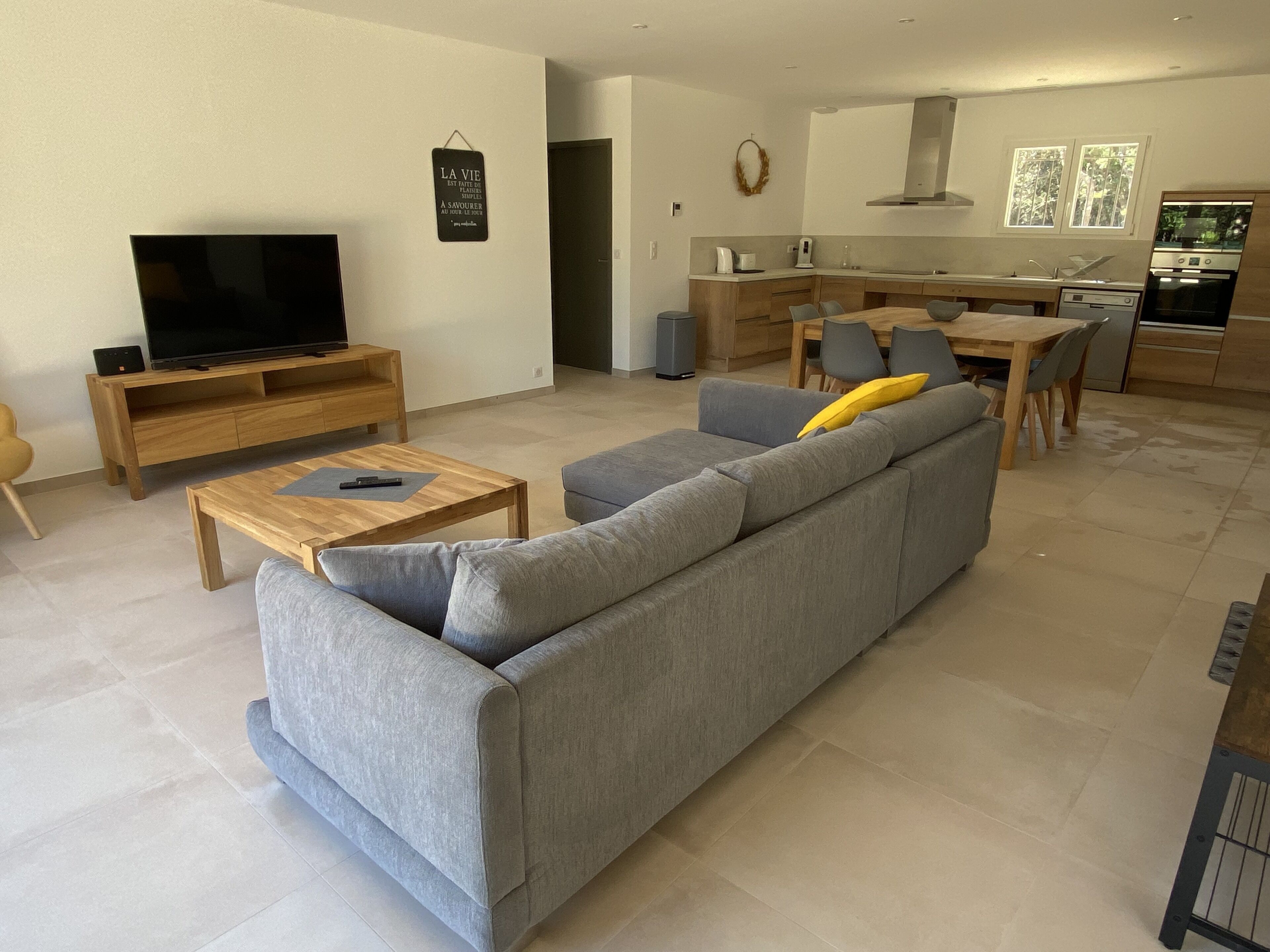 Villa of 120m2 air-conditioned PMR access with private heated pool and jacuzzi 