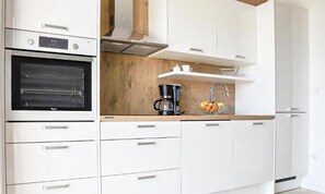 Fridge, oven, stovetop, dishwasher - 2 bedroom lovely apartment in Sibenik (Sibenik)