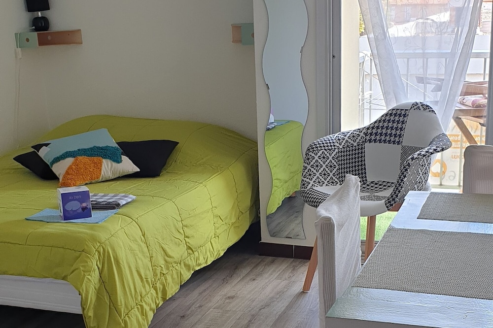 Apartment- 2nd floor with elevator - 7 minutes from the pond of