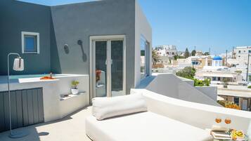Deluxe Studio Suite | Terrace/patio