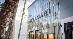 تفاصيل الفندق من الخارج