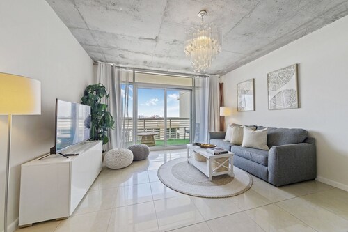 ☀Sunset Views-Resort-Style Amenities-Immaculate LRG 1BR in Prime Miami FREE PKG.