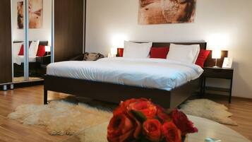 1 habitación, tabla de planchar con plancha, wifi gratis y ropa de cama