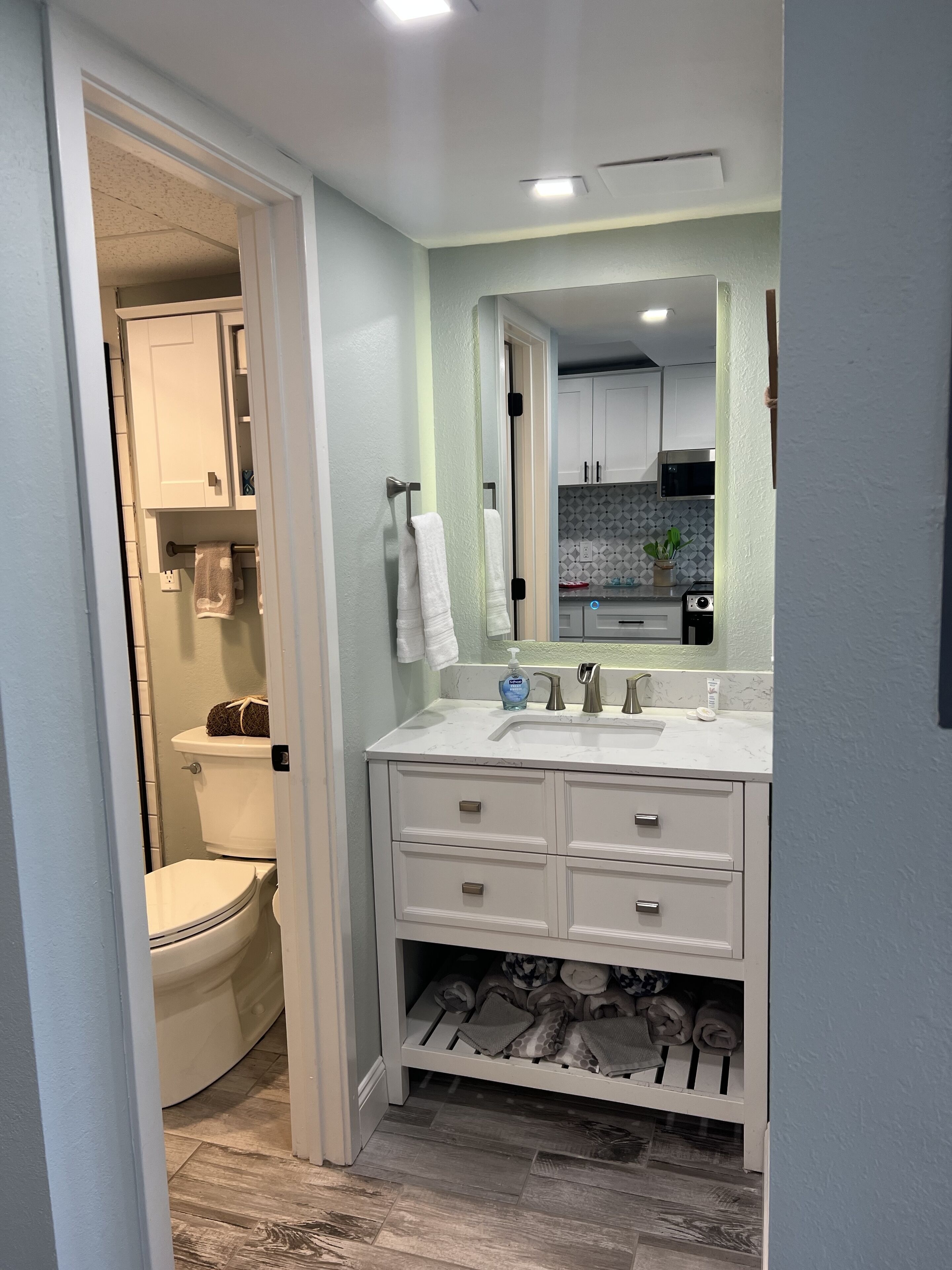 Oceanfront Top Floor Condo -less than a mile to CCMF/Central Myrtle