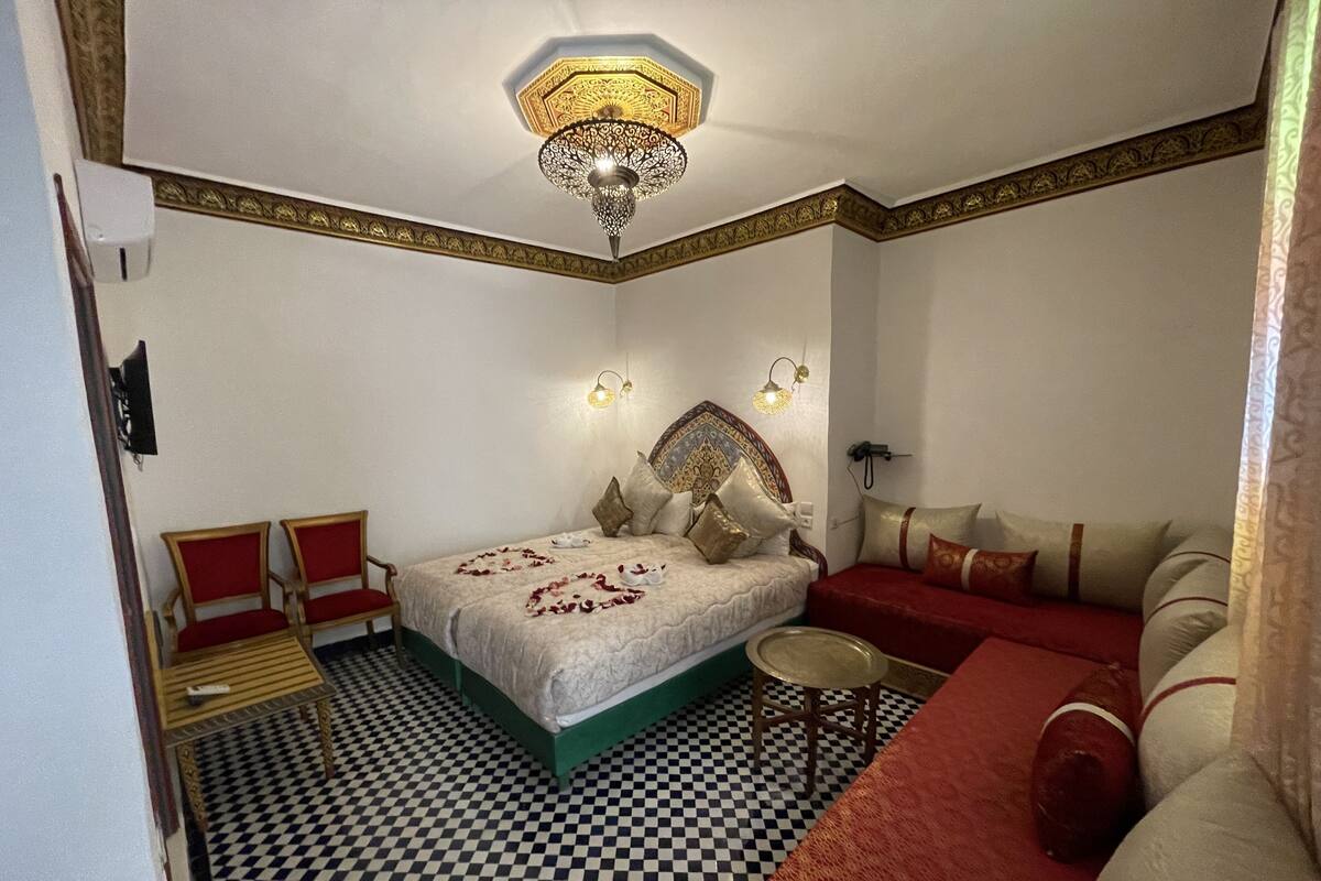 Minibar, in-room safe, blackout curtains, free WiFi