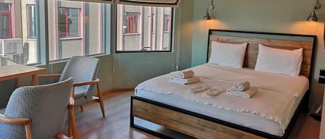 Panorama-Zimmer, 1 Doppelbett, Meerblick, Meerseite | Hochwertige Bettwaren, Minibar, individuell dekoriert