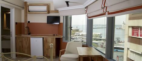 Panoramic Room, 1 Double Bed, Sea View, Sea Facing | Premium bedding, minibar, individually decorated, individually furnished