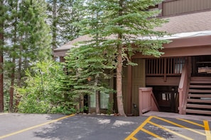 Condo, 3 Bedrooms | Exterior - Val DIsere 32 Pet-Friendly, Walk To The Village, Private Washer Dryer, Spacious Floorplan by RedAwning (Mammoth Lakes)