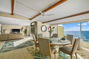 Dining - Hawaii Life Rentals Presents Puu Poa 307 (Princeville)
