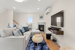 TV, fireplace, stereo, offices - Island Path Escape | 9 Mins to Beach | Balcony (Hampton)