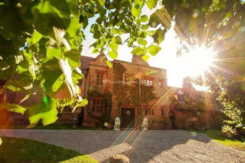 Breathtaking Elizabethan Manor House