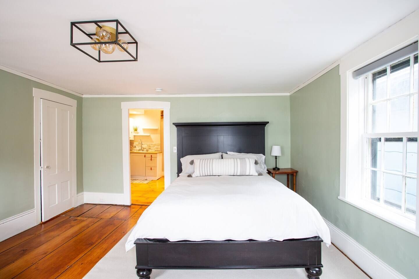 Marblehead's Ocean Oasis - Newly Renovated 1BR in Old Town