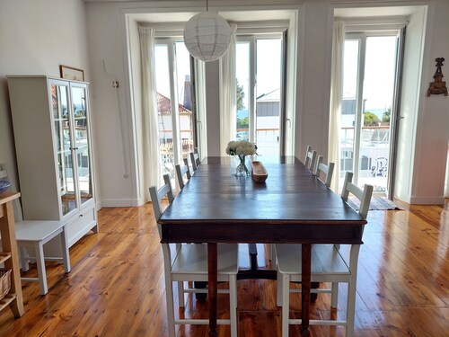 Chalet 90 steps from Estoril beach! NEW