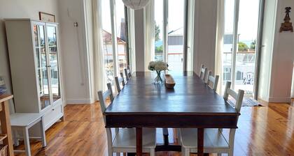 Chalet 90 steps from Estoril beach! NEW