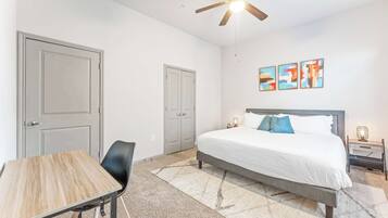 2 Schlafzimmer, Schreibtisch, Bügeleisen/Bügelbrett, WLAN