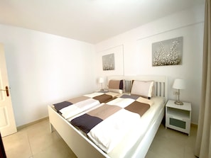 1 chambre, fer et planche à repasser, accès au Wi-Fi (inclus)