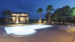 Unclassified image, 2 of 36, button - Isula Relax - Villa with pool (Modica)