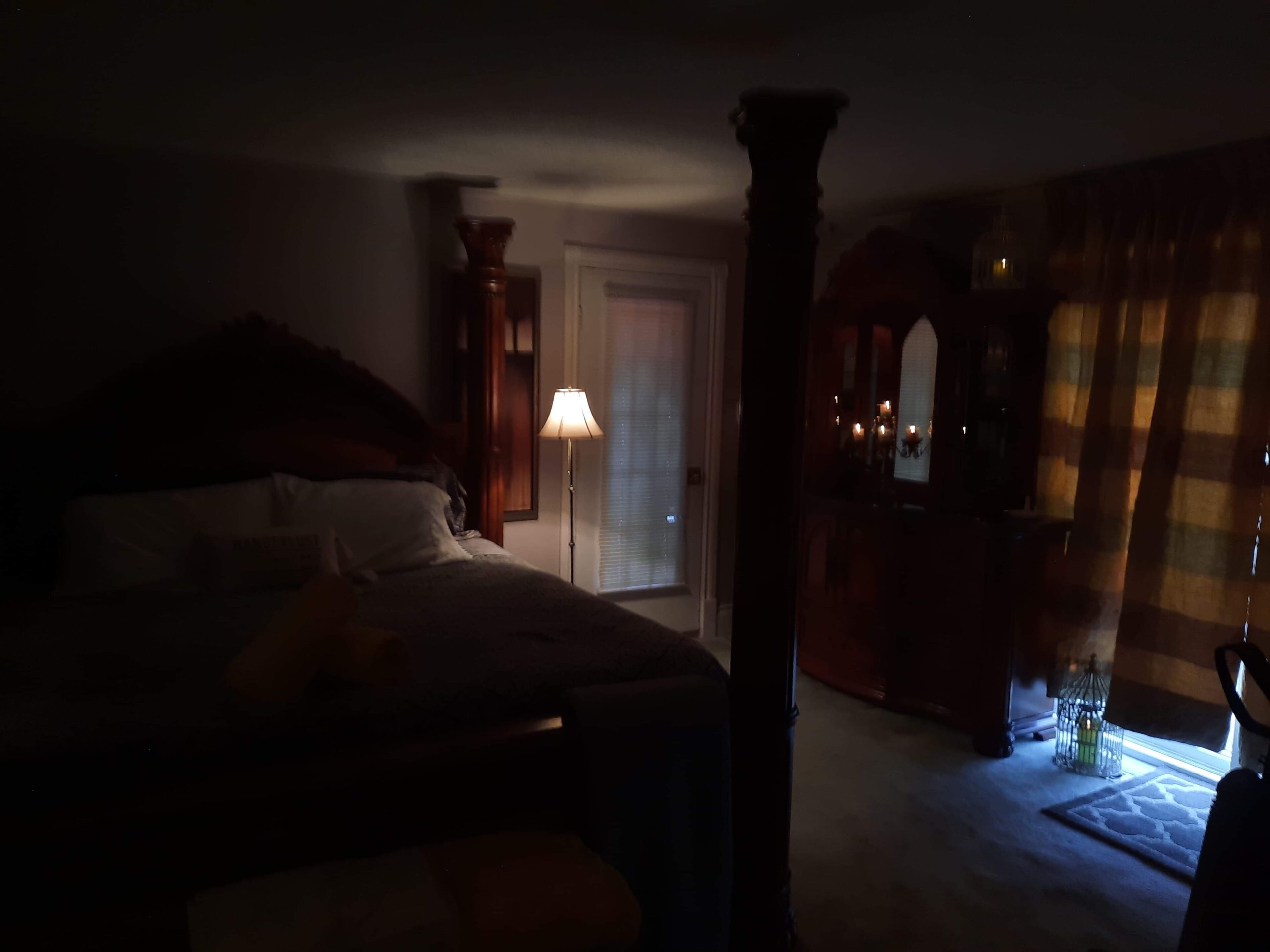 Queen Rose & King Tree suites @ The Candle House Getaway