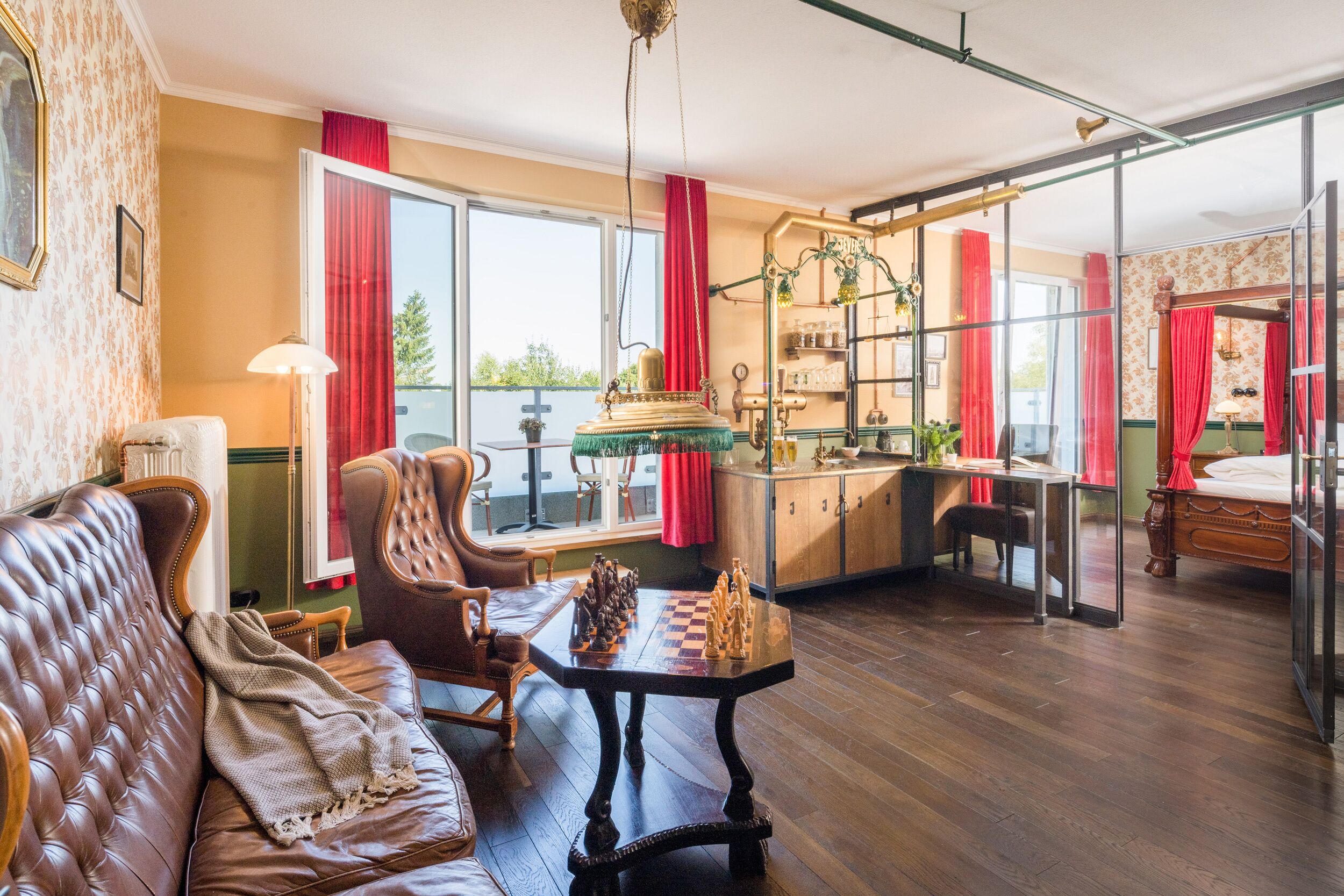 Deluxe Suite | In-room safe, blackout drapes, soundproofing, free WiFi