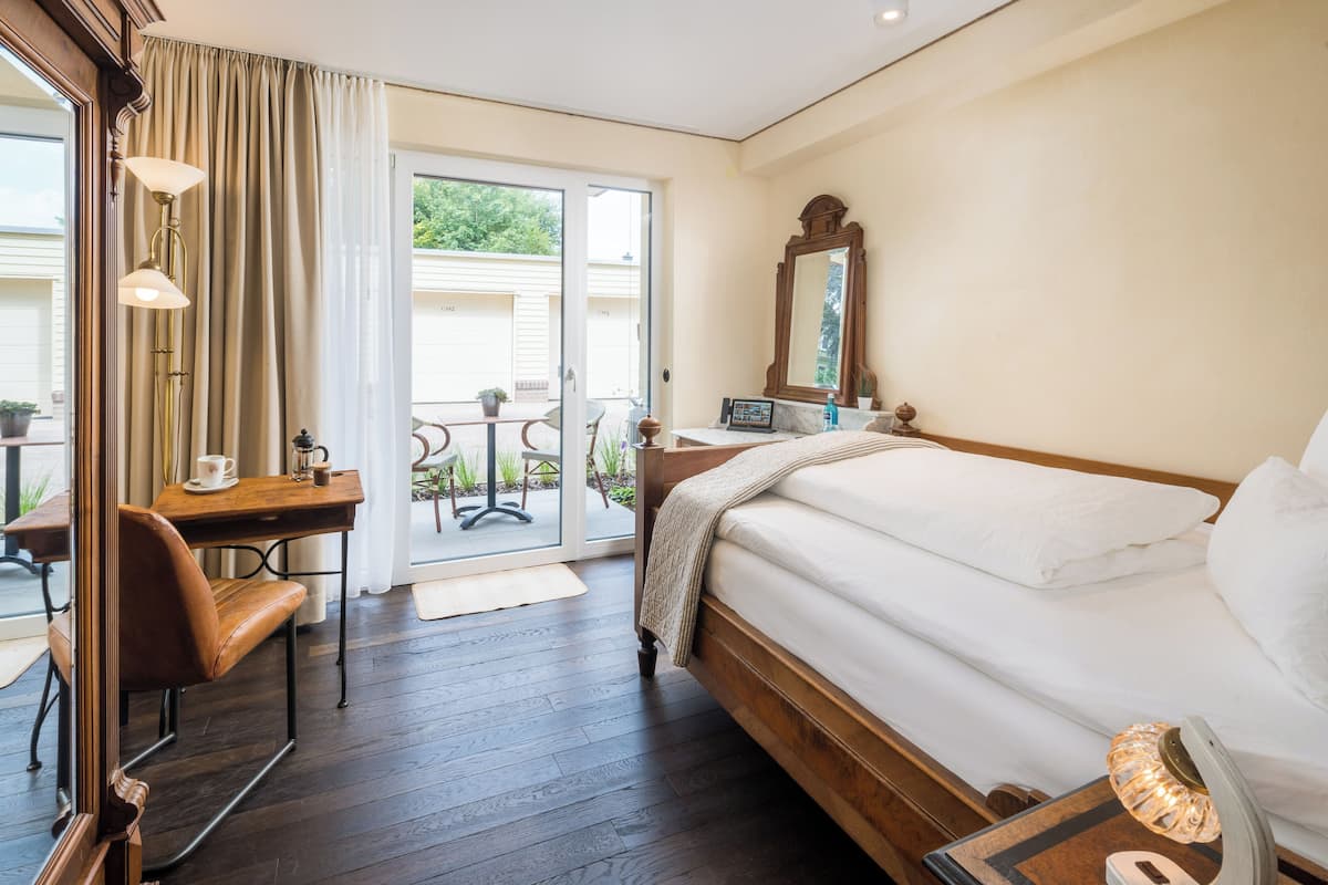 Design eenpersoonskamer | 1 slaapkamer, een kluis op de kamer, verduisterende gordijnen