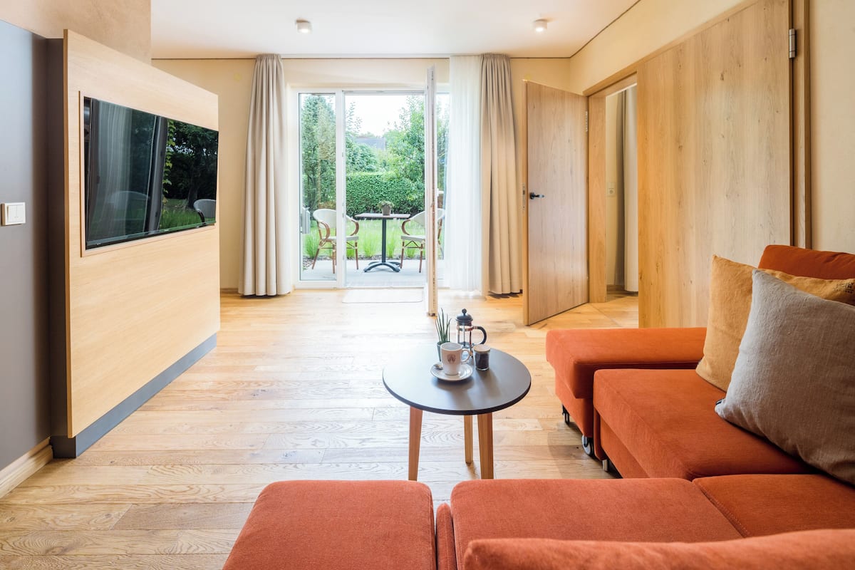 Comfort Suite | In-room safe, blackout drapes, soundproofing, free WiFi