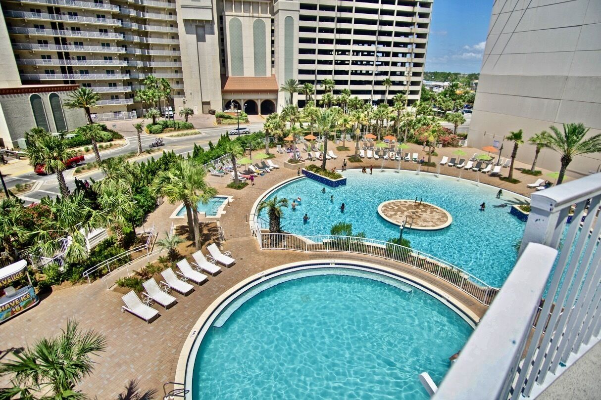 Een verwarmd zwembad