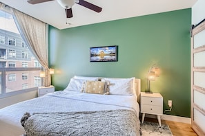 2 bedrooms, iron/ironing board, WiFi, bed sheets