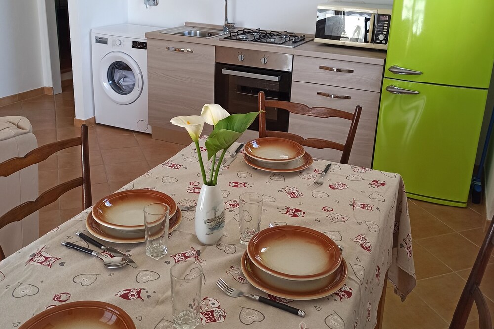 LE FIABE APARTMENT: surrounded by olive trees, panoramic view, external courtyard.