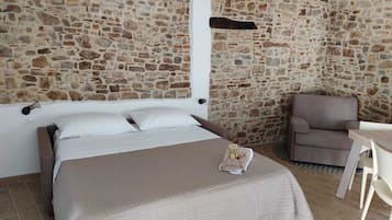 1 bedroom, desk, free WiFi, bed sheets