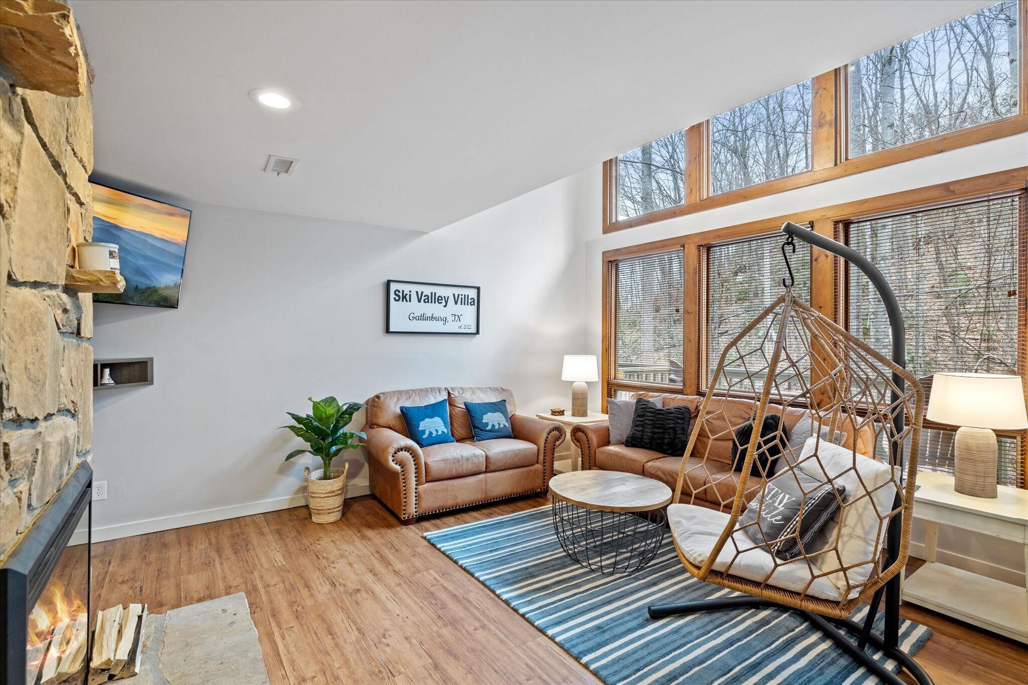 Ski Villa at base Ober Mountain! Renovated Minutes to Downtown Gatlinburg, GSMNP